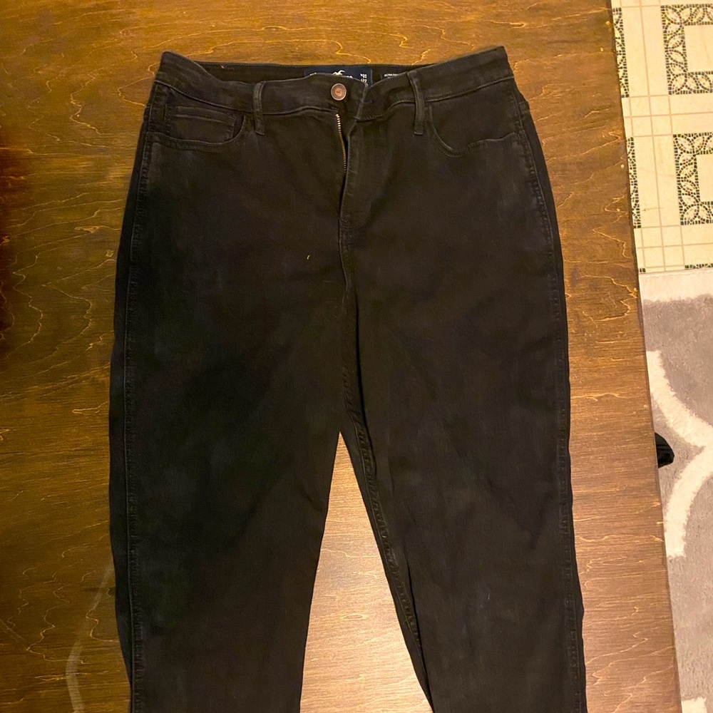 Black Hollister Ultra High Rise Mom Jean